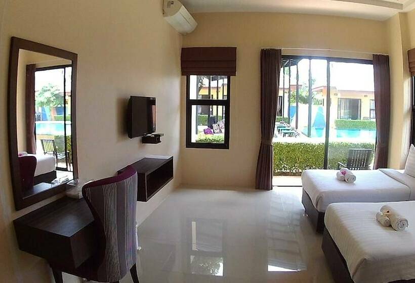 Номер Стандарт Вид на Бассейн, Green Adamas Resort Chumphon