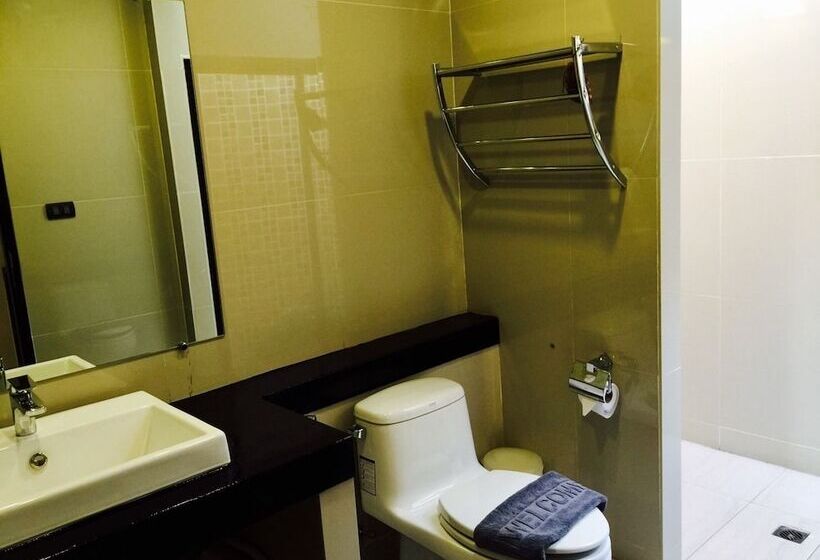 标准间带游泳池, Green Adamas Resort Chumphon