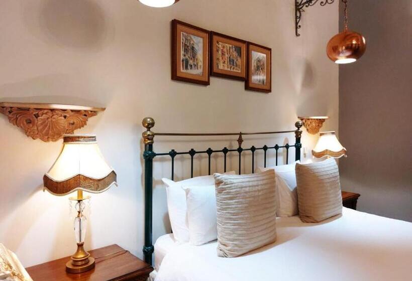 سوییت جونیور با بالکن, Casa Birmula Boutique