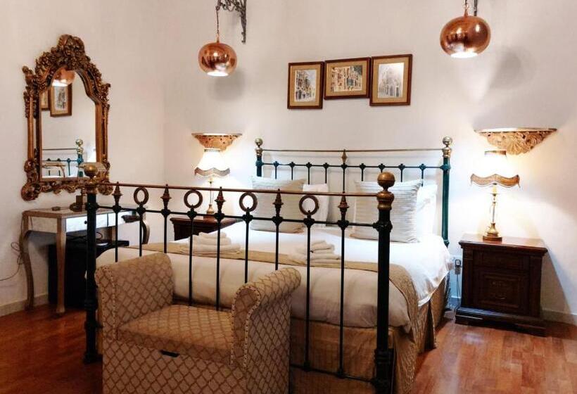 سوییت جونیور با بالکن, Casa Birmula Boutique