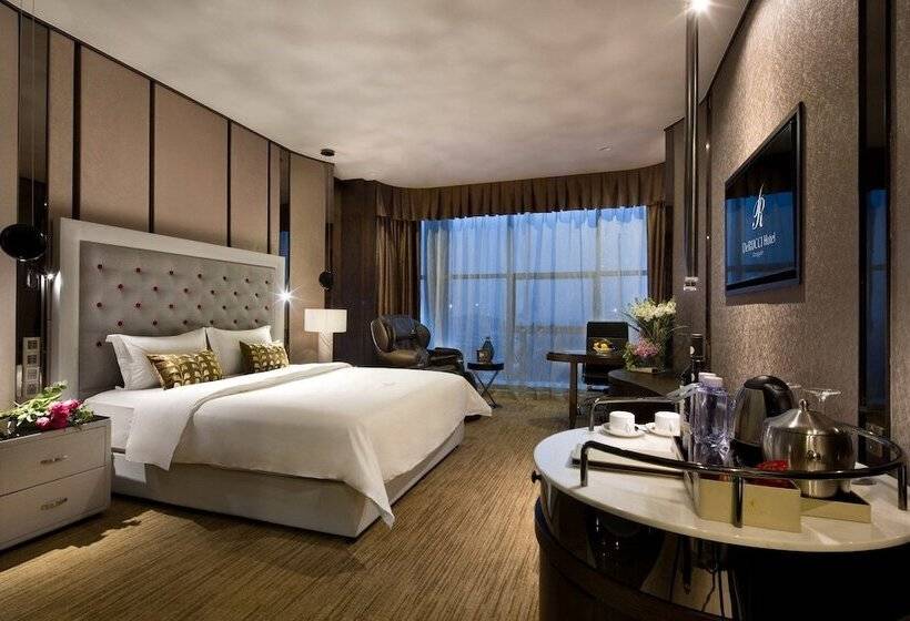 Habitació Estàndard, Derucci