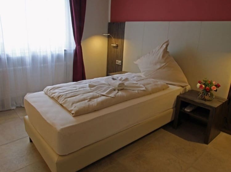 스탠다드 싱글 룸, Sophia