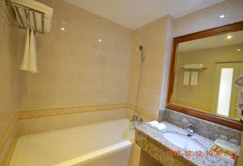 اتاق سوپریور, Thipaw