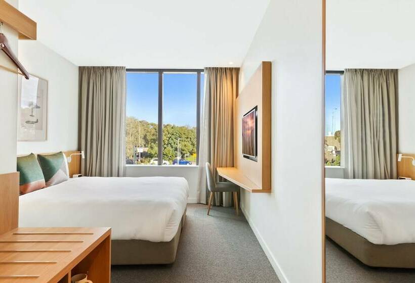 带大床的标准工作室, Mantra Hotel At Sydney Airport