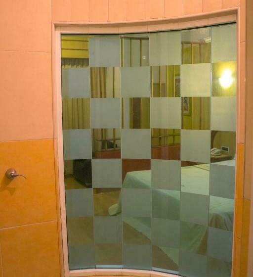 سوییت جونیور, Autohotel Ilussion