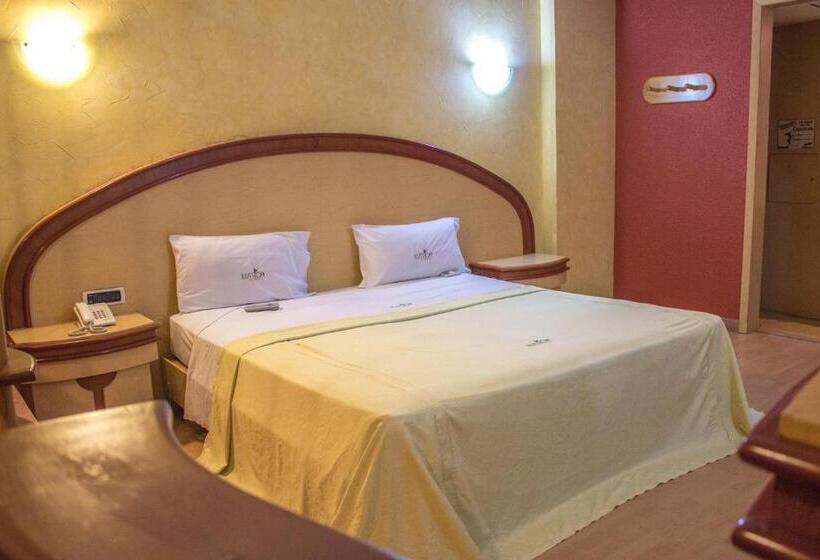 سوییت جونیور, Autohotel Ilussion