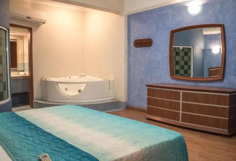 سوئیت با وان آب گرم, Autohotel Ilussion