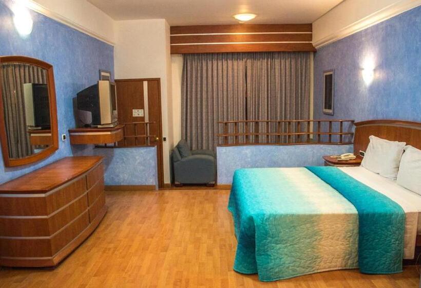 سوئیت با وان آب گرم, Autohotel Ilussion