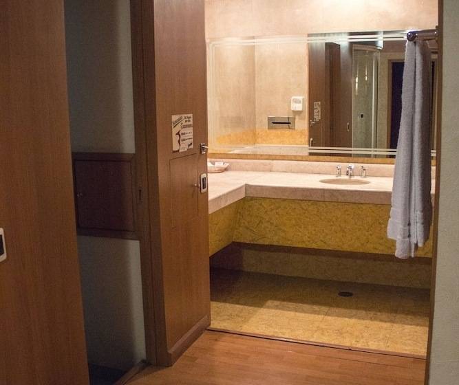 سوئیت پرزیدنت, Autohotel Ilussion