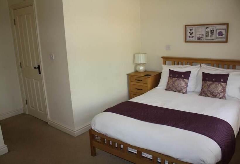 스탠다드 룸, Charnock Farm