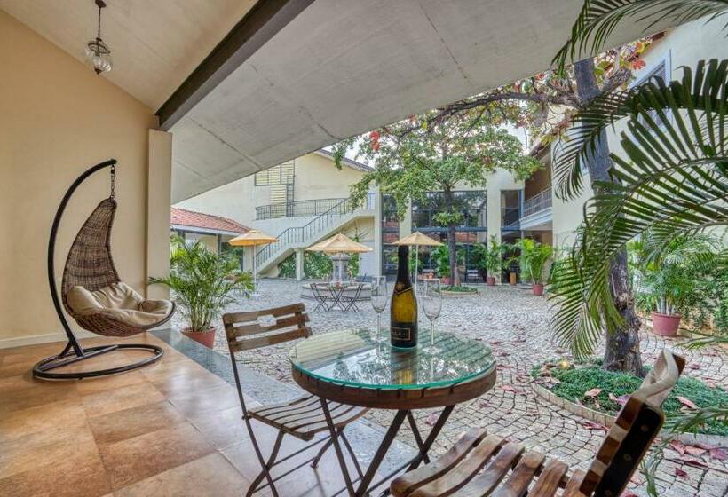 Quarto Estandar Interior, The Source At Sula