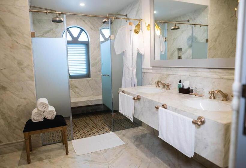 Suíte, The Source At Sula