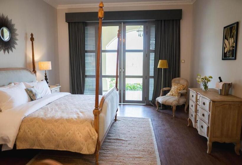 Suíte, The Source At Sula