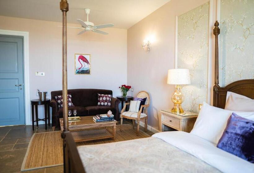 Quarto Estandar, The Source At Sula