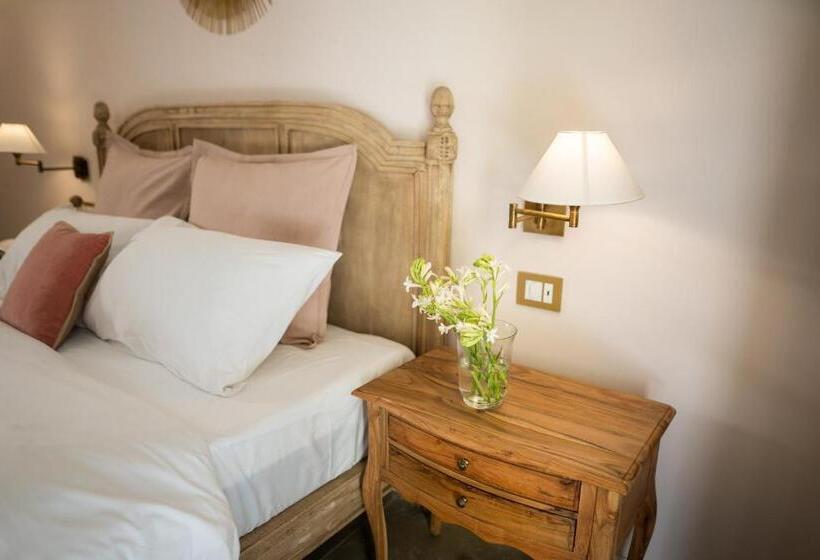 Quarto Estandar, The Source At Sula