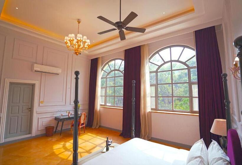 Suíte, The Source At Sula