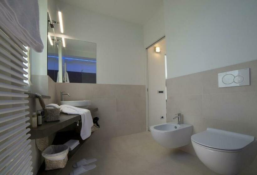 חדר סטנדרט עם מיטת קינג, Cascina36 B&b