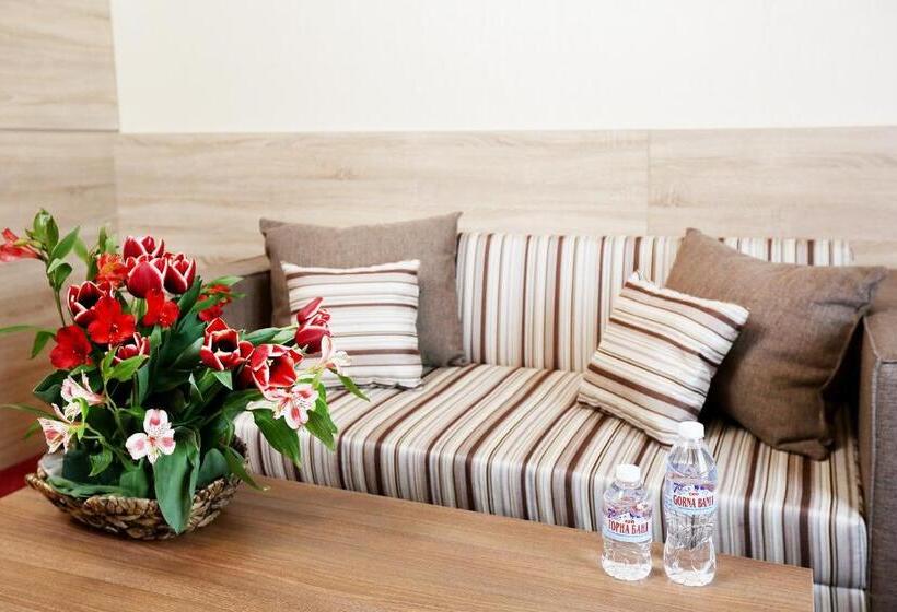 סוויטה דלוקס, Coop  Sofia