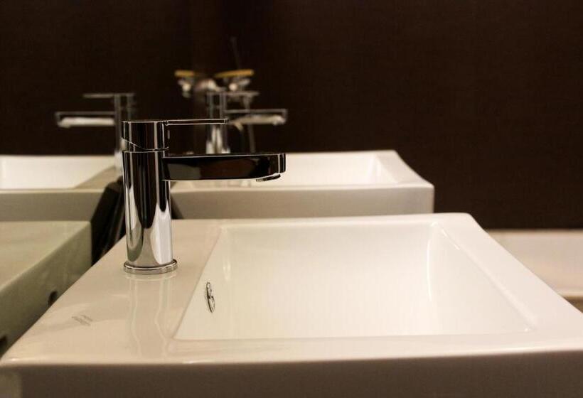 سوییت جونیور با بالکن, Grand Tizu