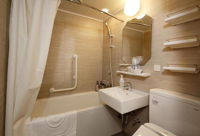 标准三人间, Monterey Himeji