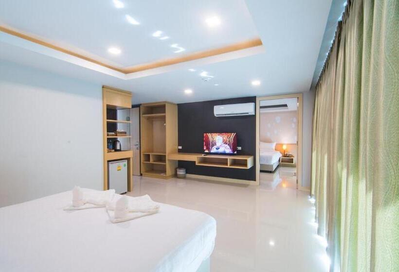 غرفة عائلية, The Peak