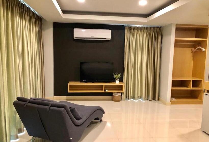 اتاق سوپریور با تخت بزرگ, The Peak