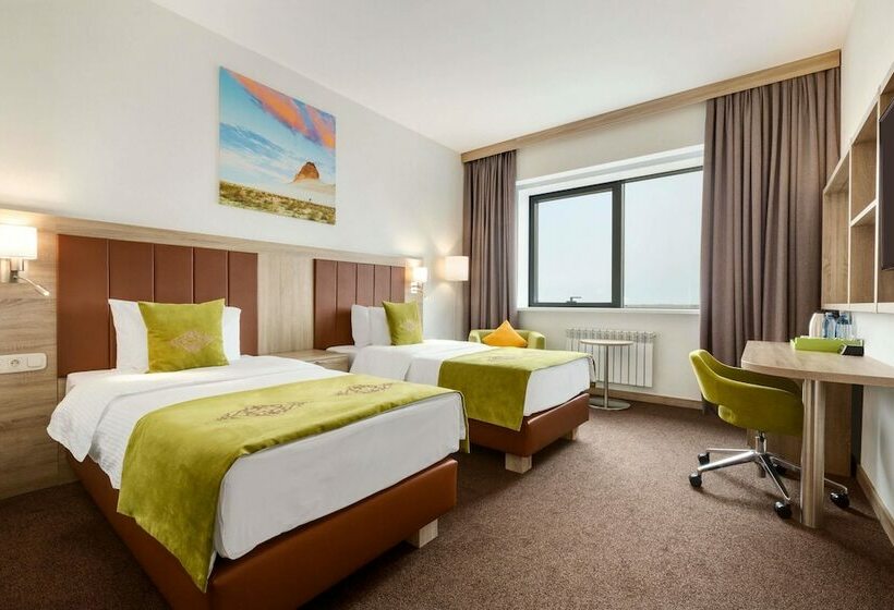 Quarto Estandar, Wyndham Garden Astana