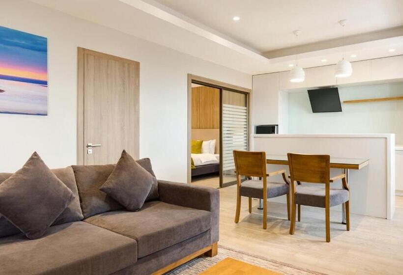 Suite Kingsize Bett, Wyndham Garden Astana