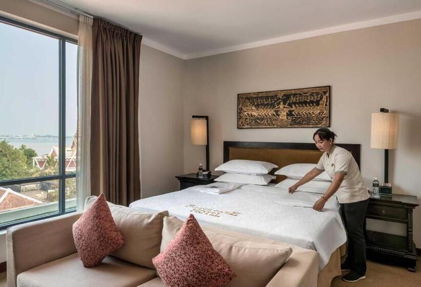 סוויטה עם נוף לנהר, Palace Gate Hotel & Resort By Ehm