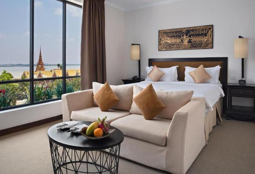 סוויטה עם נוף לנהר, Palace Gate Hotel & Resort By Ehm