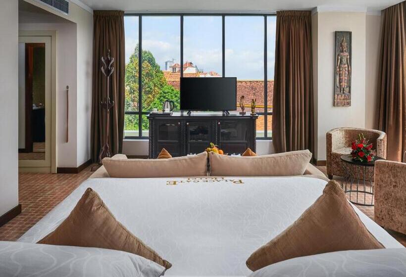 Королевский Номер, Palace Gate Hotel & Resort By Ehm