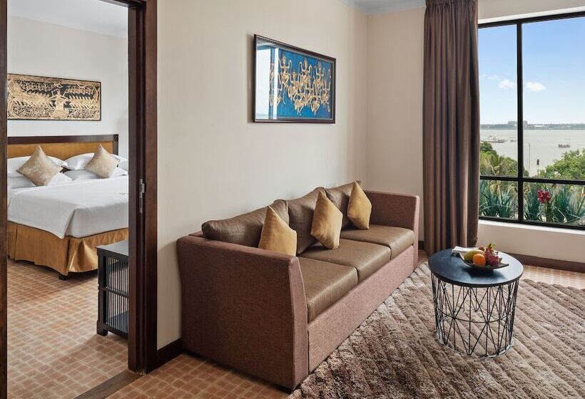 סוויטה, Palace Gate Hotel & Resort By Ehm