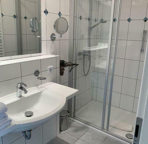 سوییت جونیور با بالکن, Suite Hotel Villa Erika