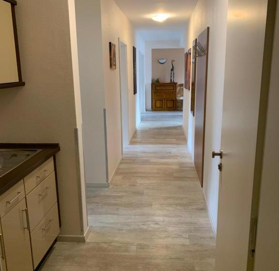 سوییت خانوادگی, Suite Hotel Villa Erika