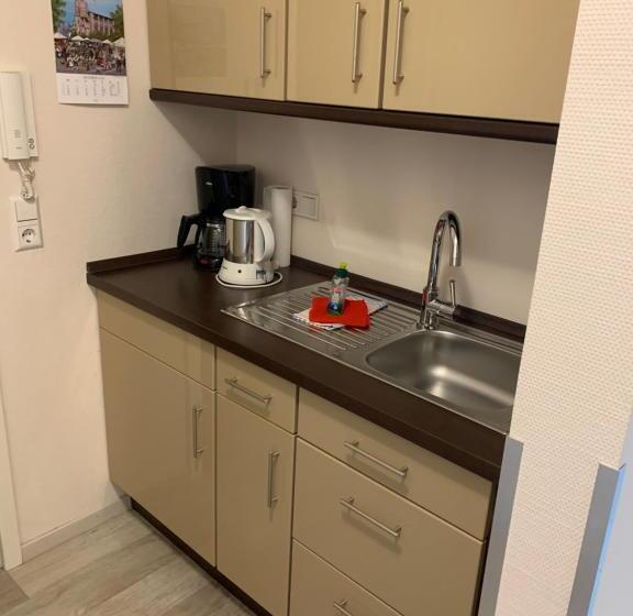 سوییت خانوادگی, Suite Hotel Villa Erika