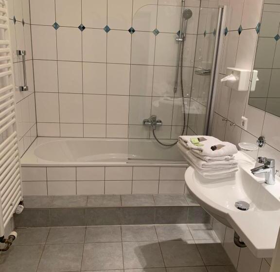 سوییت جونیور با بالکن, Suite Hotel Villa Erika