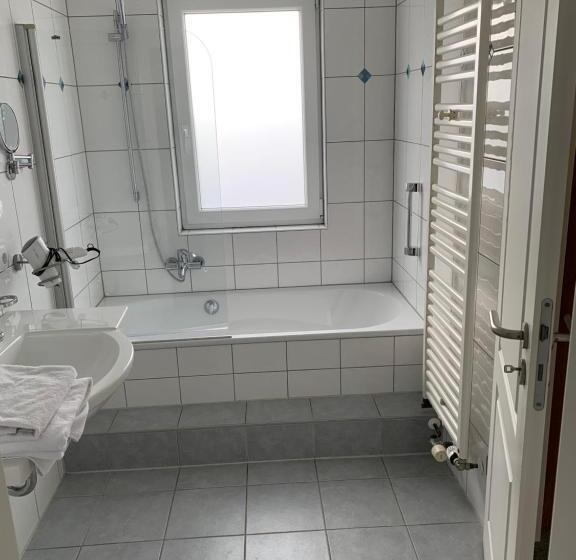 سوییت جونیور لوکس, Suite Hotel Villa Erika