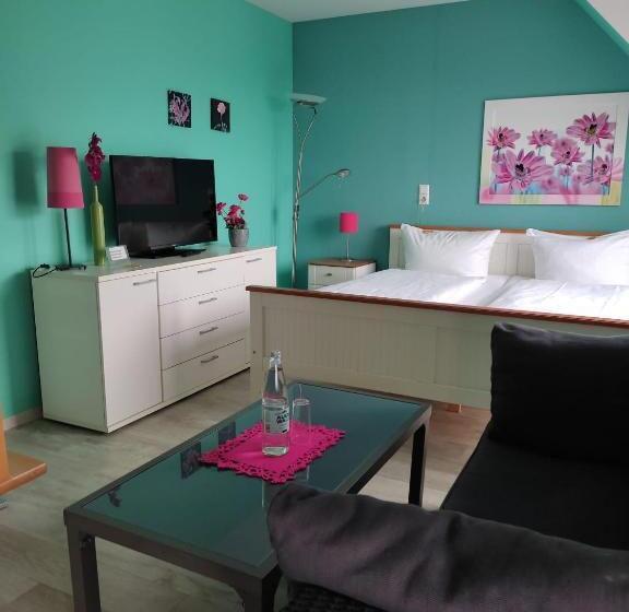 سوییت جونیور با چشمانداز دریا, Suite Hotel Villa Erika