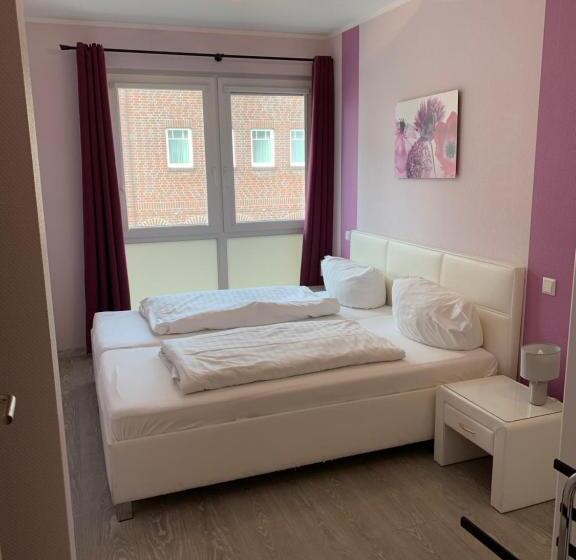 سوییت جونیور با بالکن, Suite Hotel Villa Erika