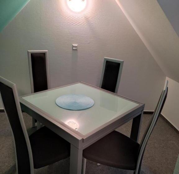 سوییت جونیور با چشمانداز دریا, Suite Hotel Villa Erika