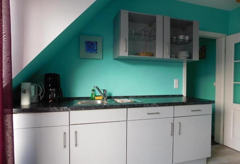 سوییت جونیور با چشمانداز دریا, Suite Hotel Villa Erika