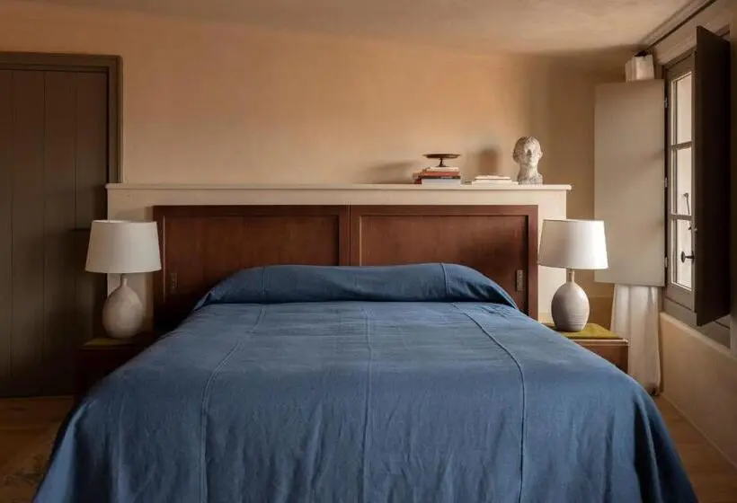 Standard Room King Size Bed