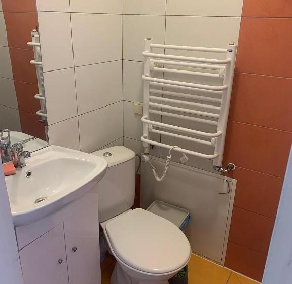 اتاق استاندارد با بالکن, Artless