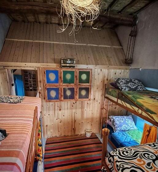 מיטה בחדר משותף, Hike And Chill Homestay