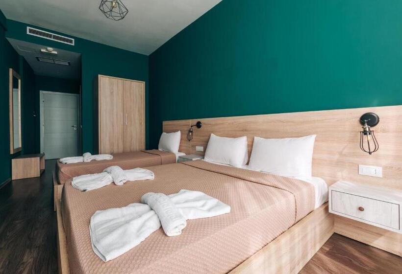 غرفة قياسية ثلاثية, Arc Hotel Tirana