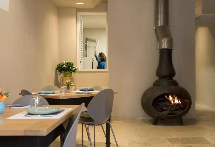 スイート, Camere Di Via Montebello