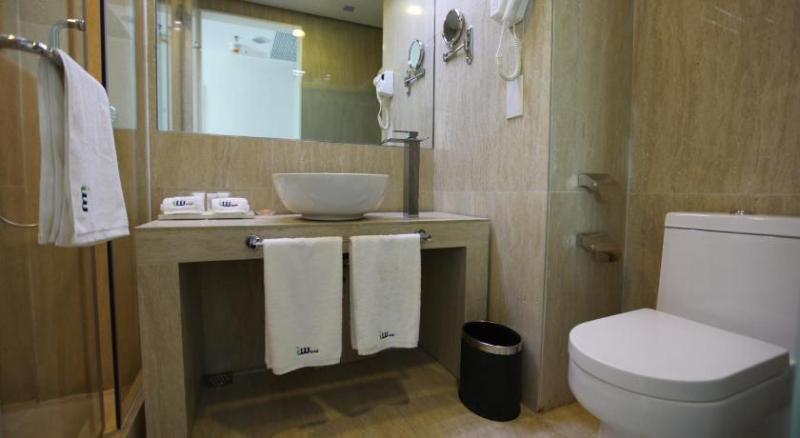 اتاق سوپریور چهار تخته, He Sen B&b