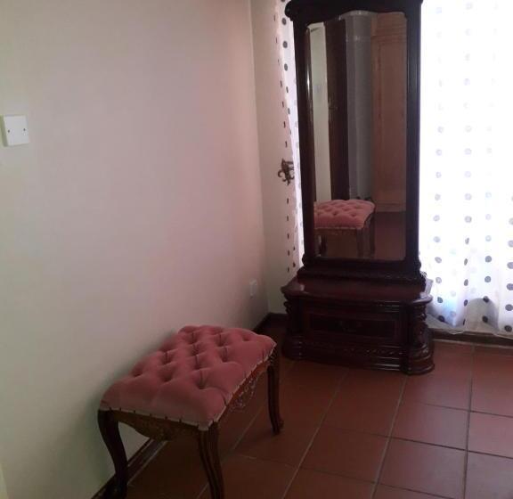 اتاق استاندارد سه نفره, Inca Rose Guest House