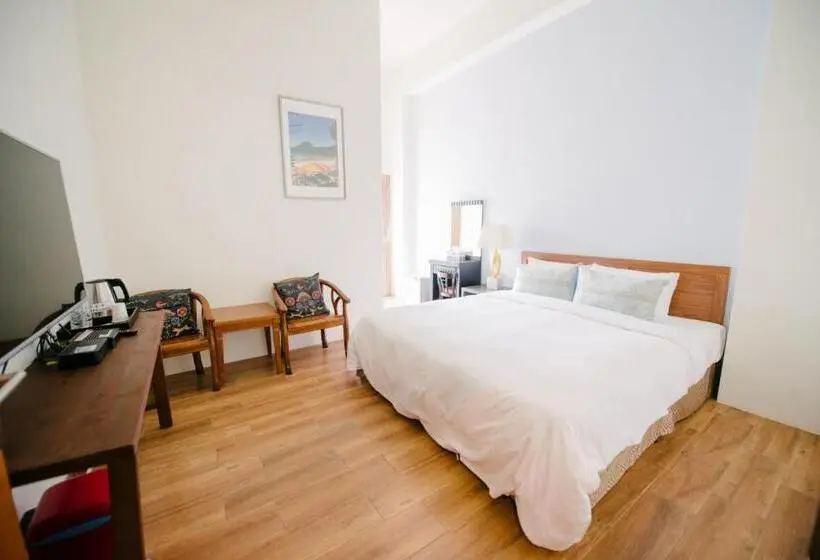 اتاق سوپریور با تخت بزرگ, He Sen B&b