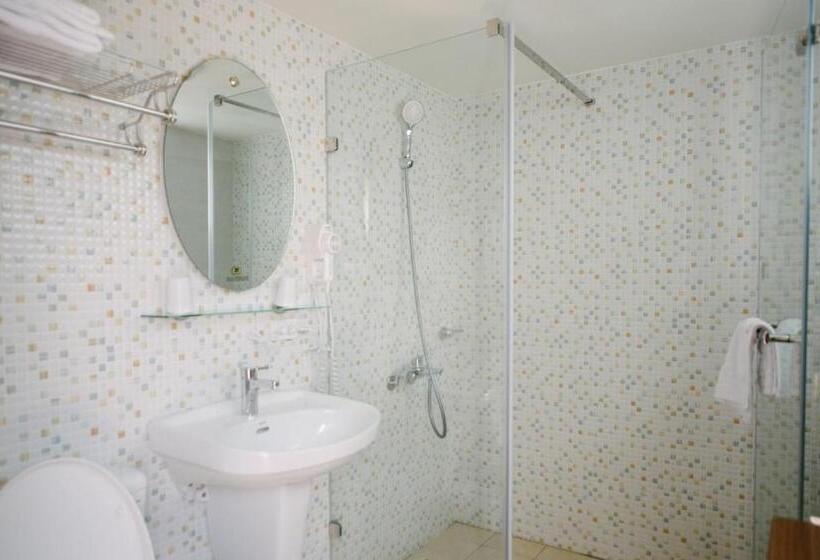 اتاق سوپریور با تخت بزرگ, He Sen B&b